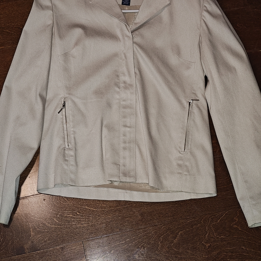 Express Women's Beige Blazer And Skirt